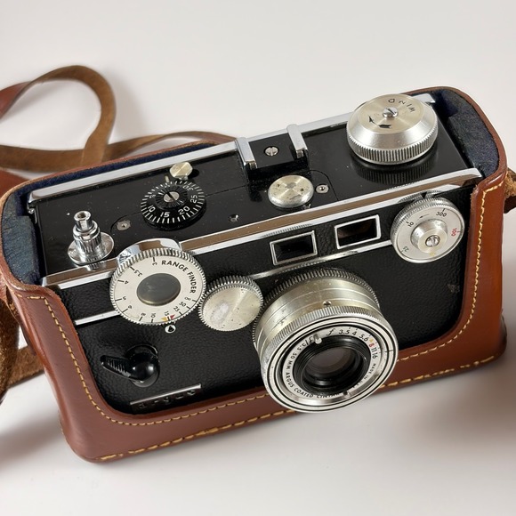 Argus Other - Vintage Argus C3 Color-Matic 35m Rangefinger Camera Original Leather Case